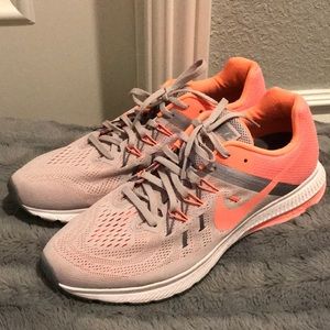 BRAND NEW WOMENS NIKE ZOOM WINFLO 2 SZ 11 ASH/PINK